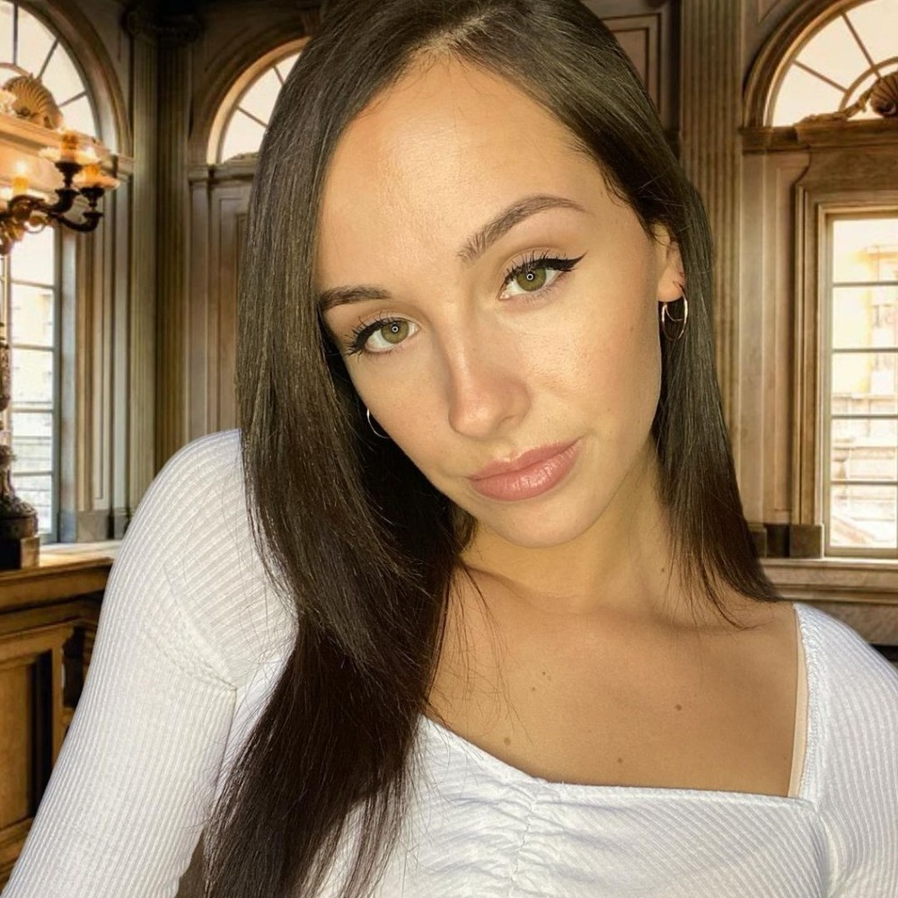 Meet your Posher, Milena